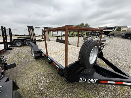 Used "NEVER USED" <br />
Plus it has the extra bucket rack welded to front raised up<br />
<br />
2023 Behnke CBCT1816E-S Equipment Trailer 83X18 TA WOOD FILLED RAMPS (GVW:12000)