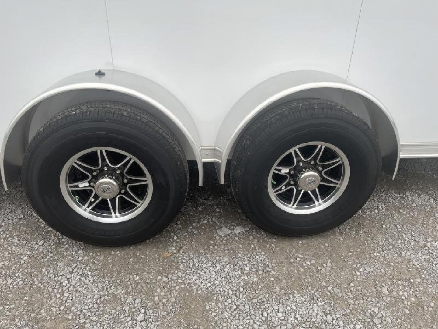 New 2024 United Trailers UXT-718TA52-8.5 Cargo / Enclosed Trailer