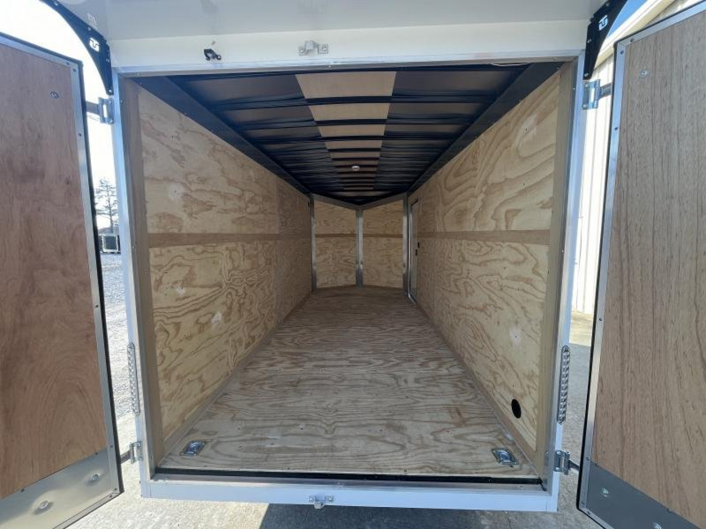 New 2024 United Trailers UJ-716TA35-8.5 Cargo / Enclosed Trailer