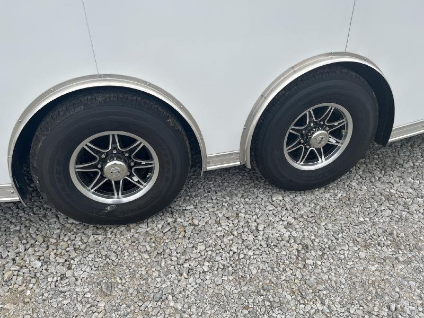 New 2024 United Trailers CLAV-8.527TA52 Car / Racing Trailer