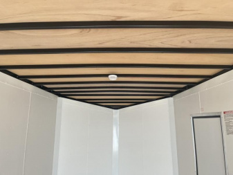 New 2024 United Trailers CLAV-8.527TA52 Car / Racing Trailer