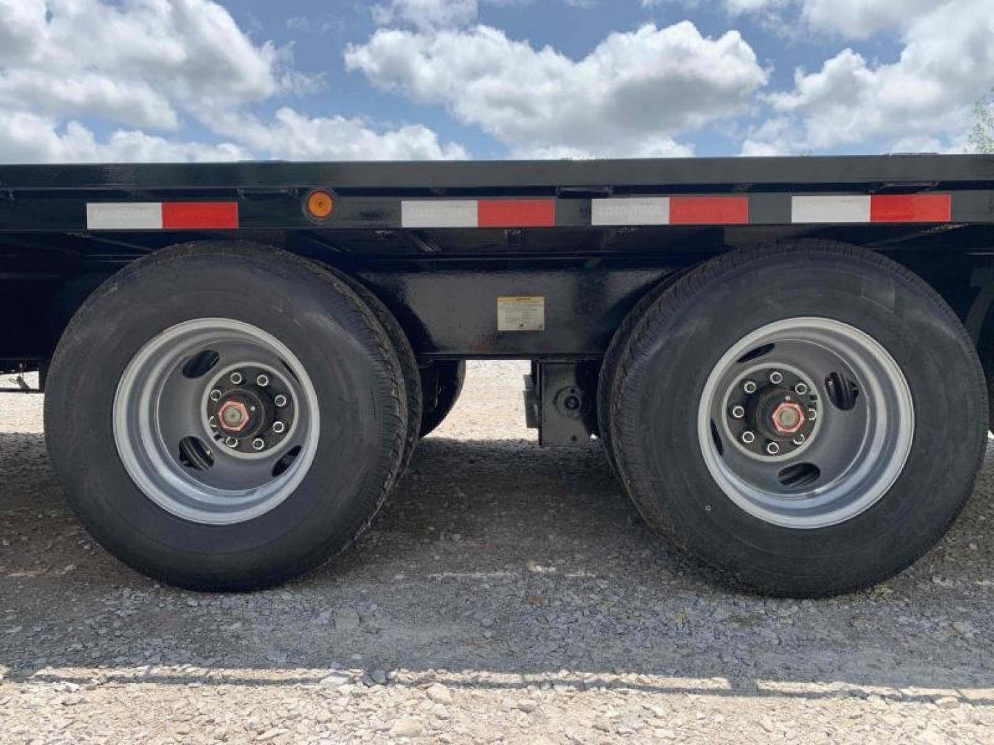 New LOAD TRAIL GOOSENECK TRAILER 102X40 24K