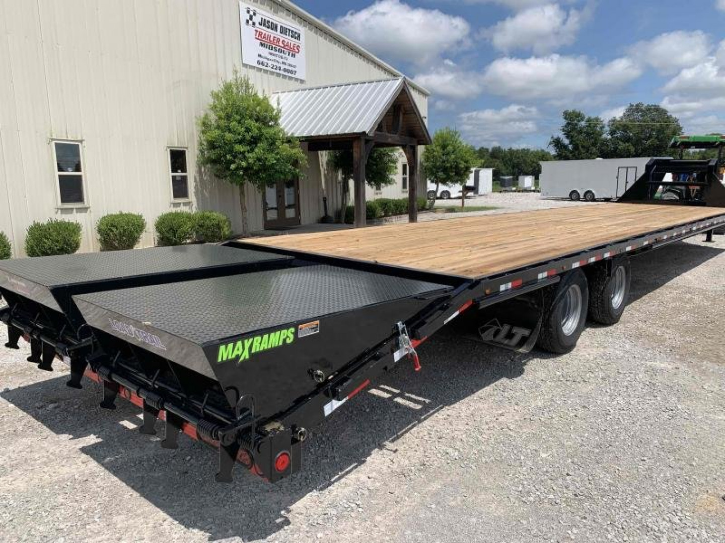 New LOAD TRAIL GOOSENECK TRAILER 102X40 24K