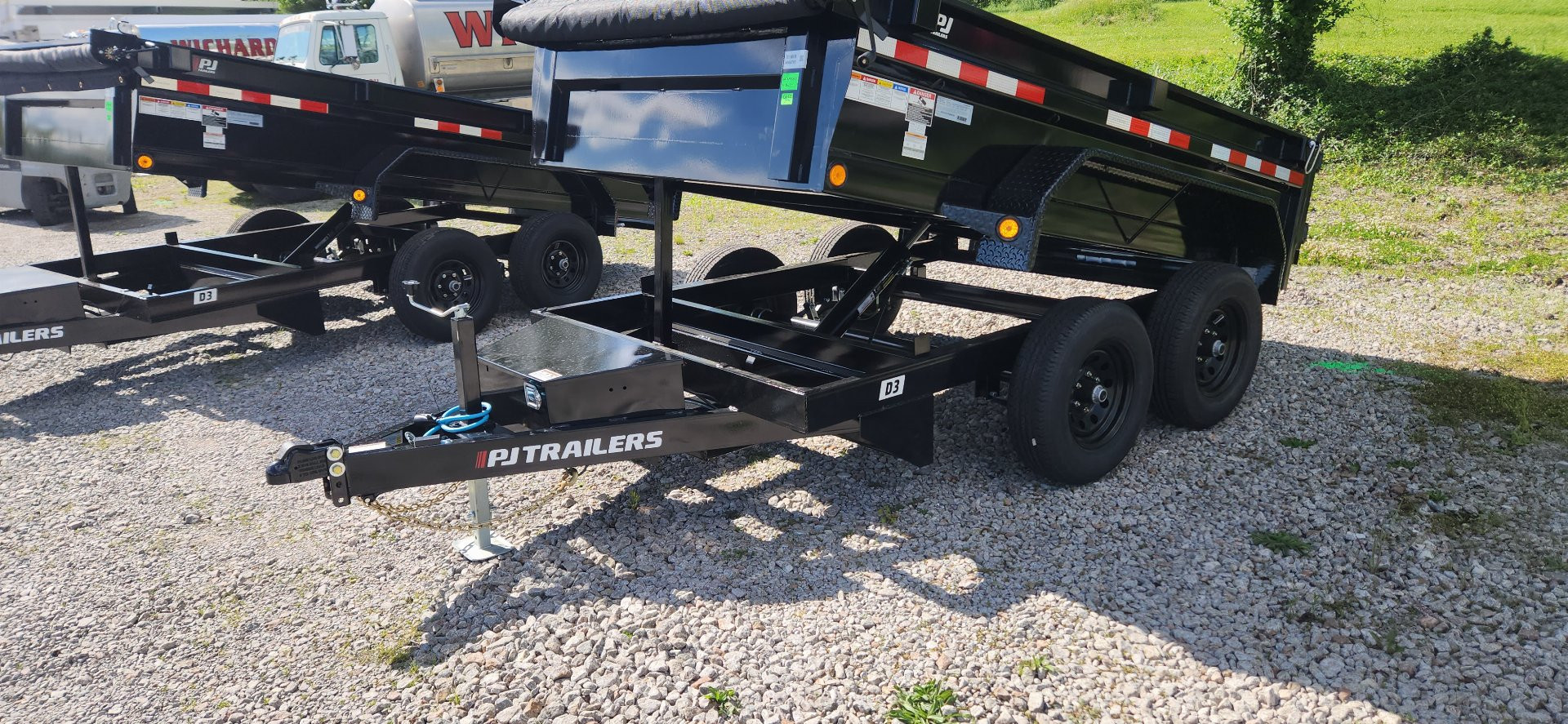 New 2024 PJ Trailers D3 Dump Trailer