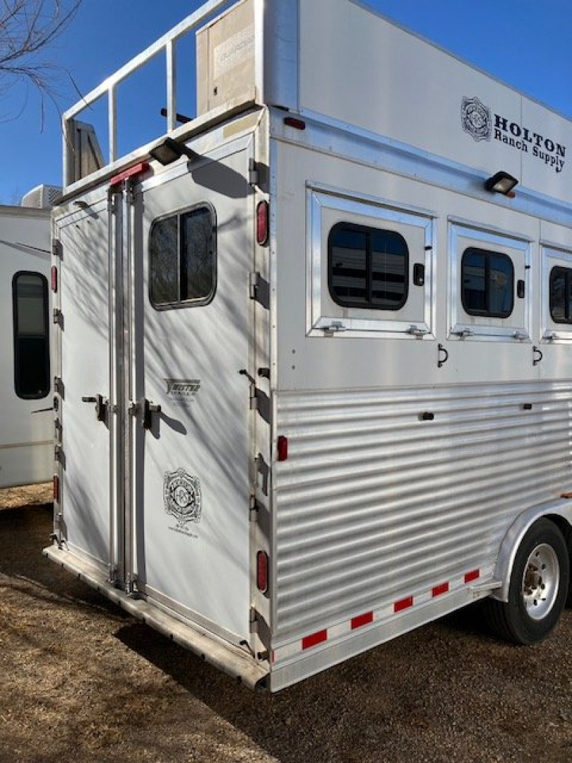 Used 2007 Twister 3 Horse L/Q Horse Trailer