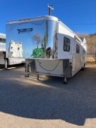 Used 2007 Twister 3 Horse L/Q Horse Trailer