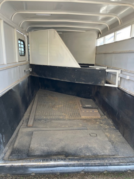 Used 1995 Logan Coach 3 Horse Trailer