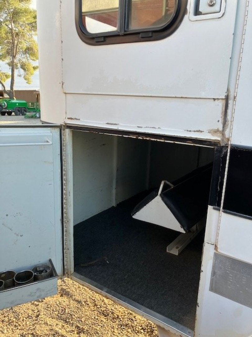 Used 1994 Charmac Trailers 2 Horse Consignment