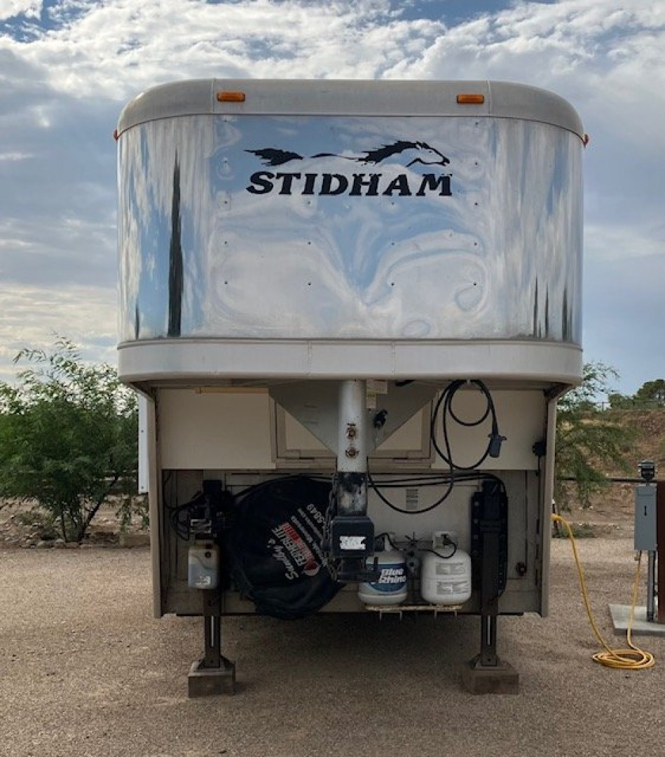 Used 2006 Stidham Trailer Horse Trailer w/ L/Q