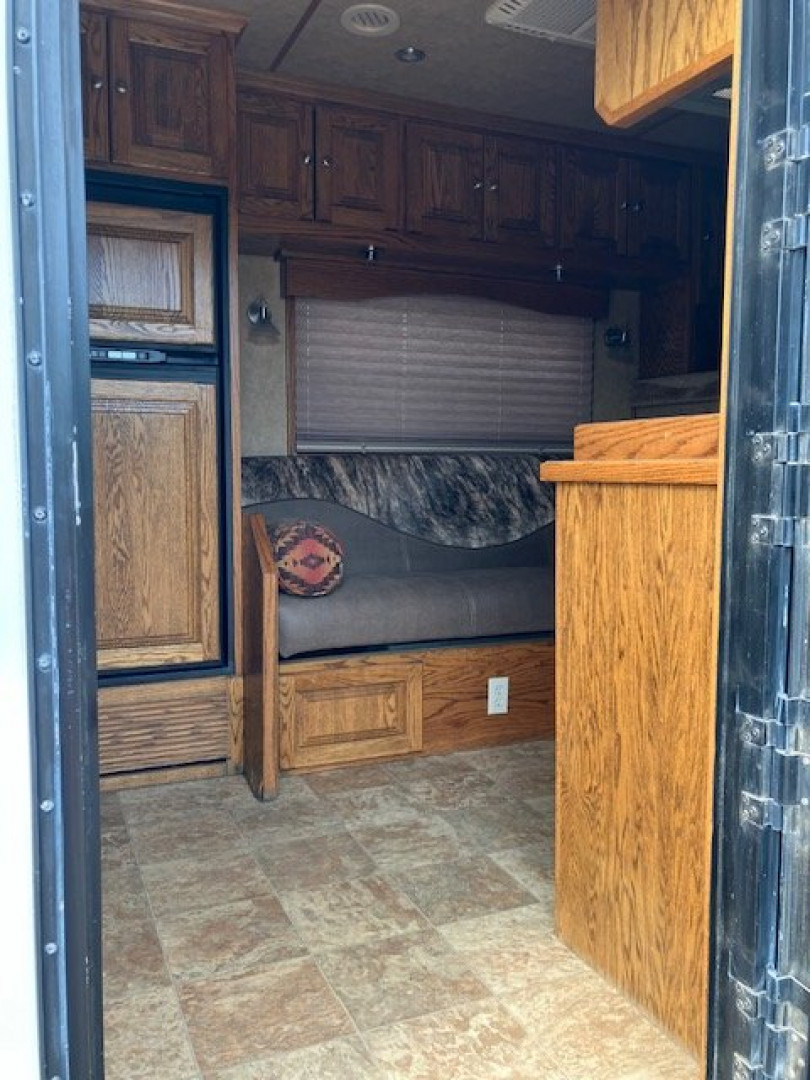 Used 2006 Stidham Trailer Horse Trailer w/ L/Q