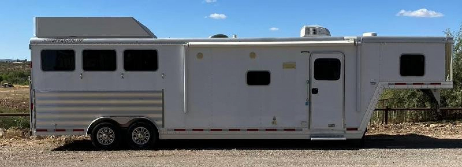 Used 2019 Featherlite 9821- Consignment Horse Trailer