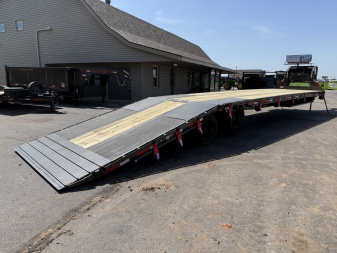 2026 MAXX-D 102”x40’ Hydraulic Dovetail GN Engineered Air-Ride Flatbed – 40K YHX
