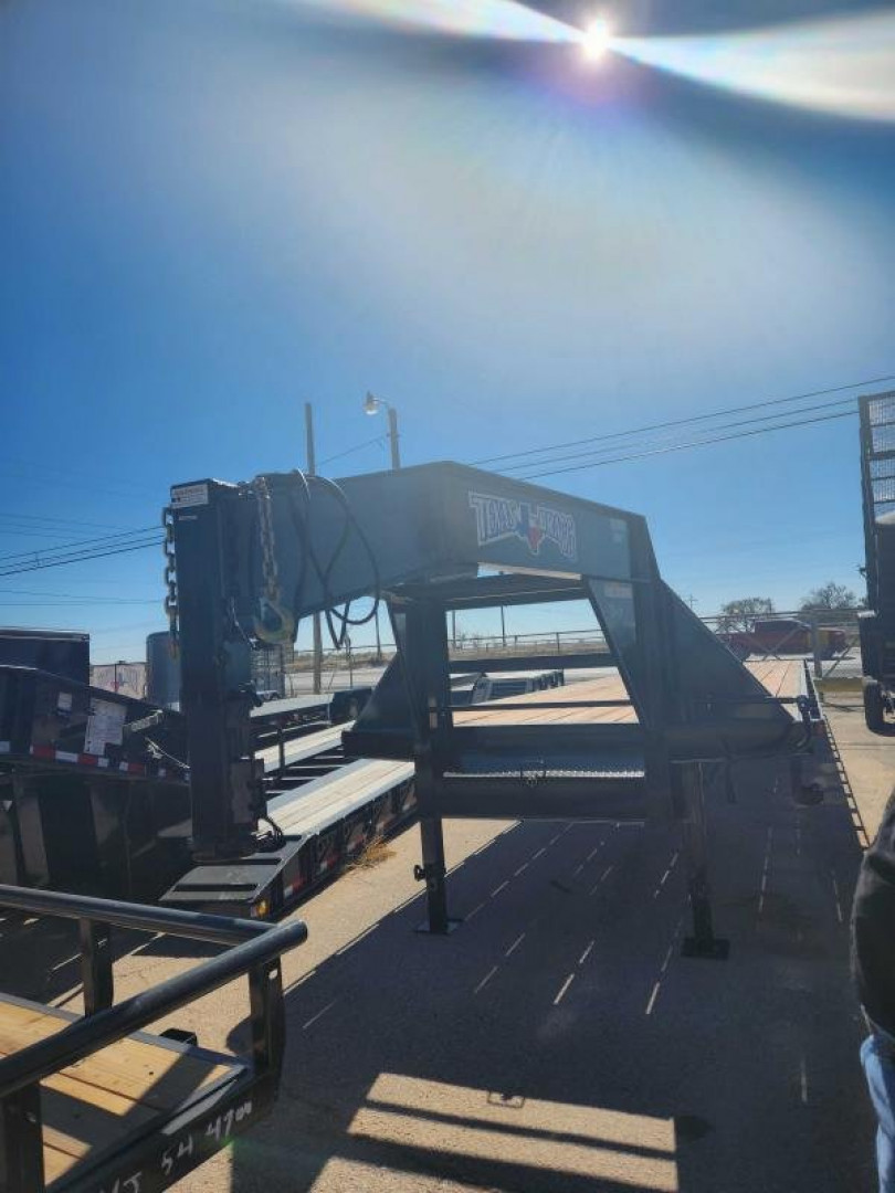 New 2022 Texas Bragg Trailers ED40TDGN20 Utility Trailer