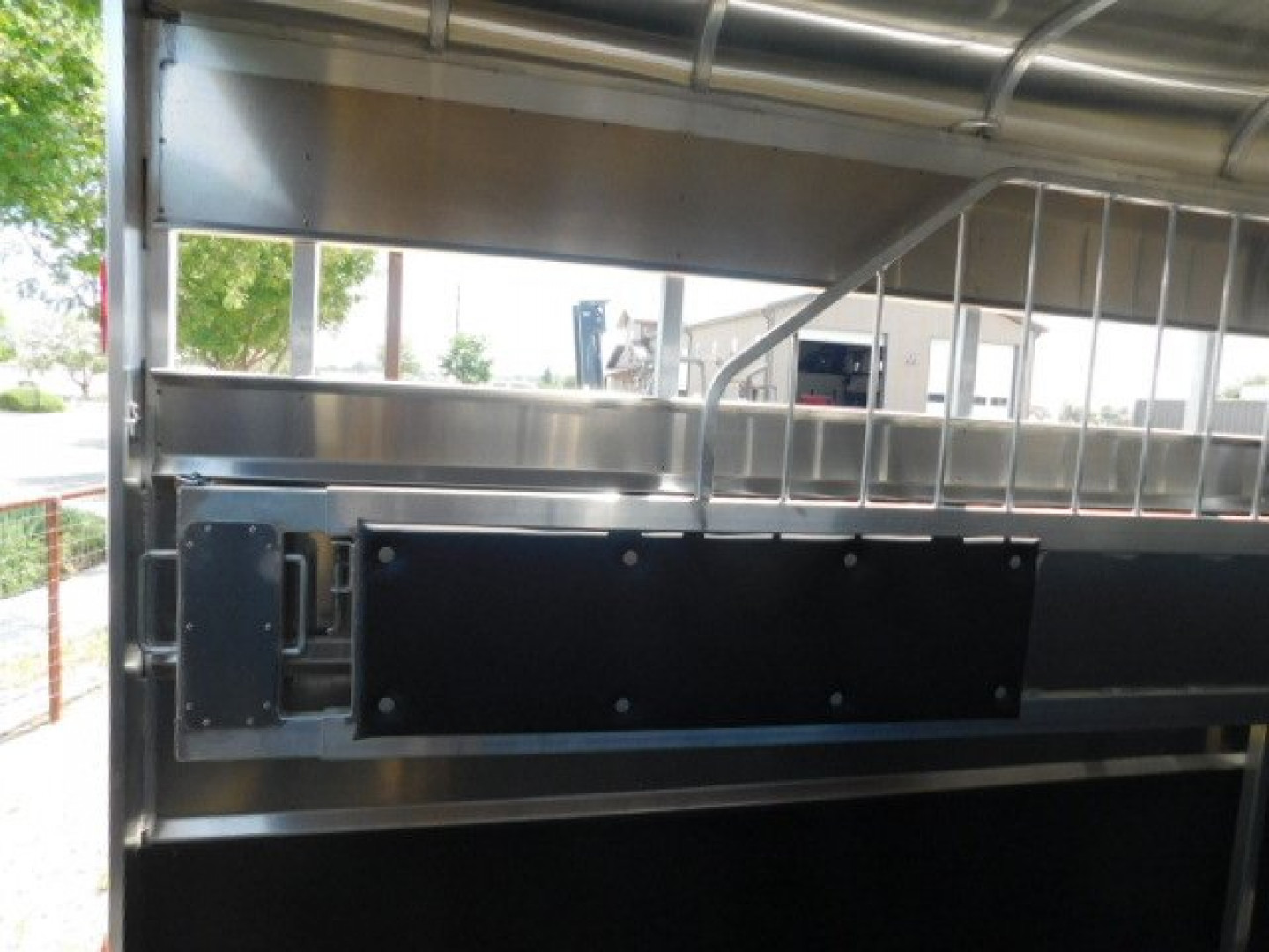 New 2025 Maverick Trailers Lite 2H Horse Trailer