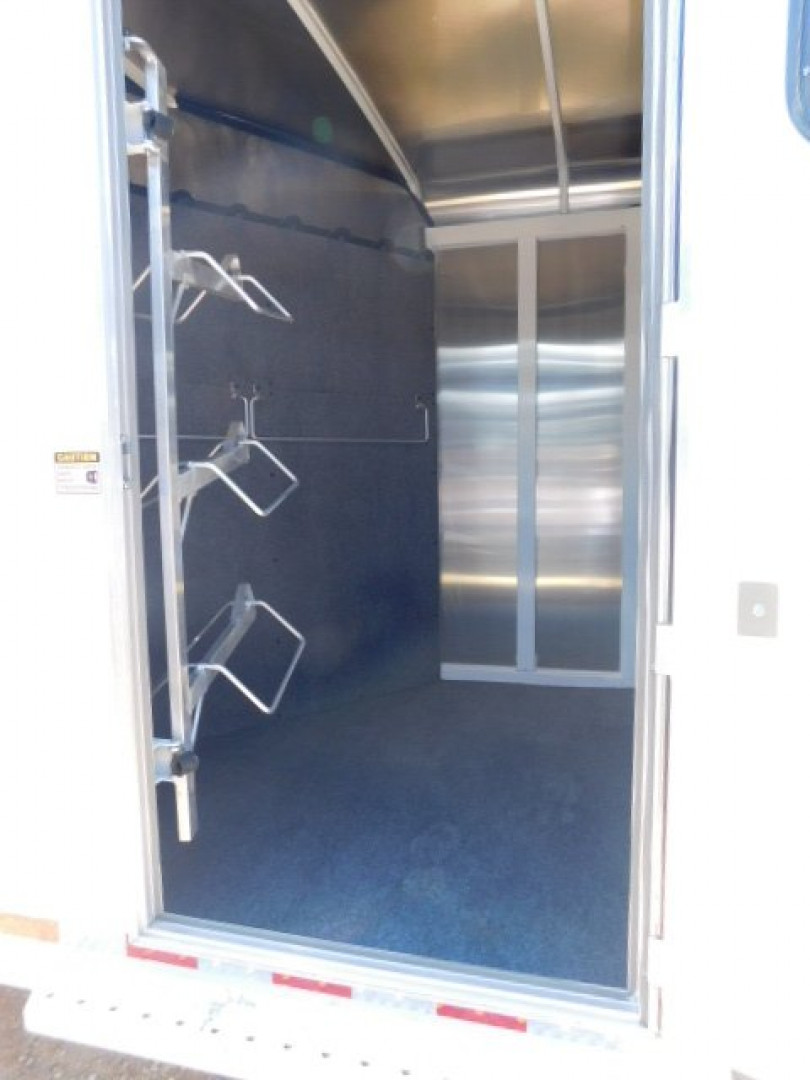 New 2025 Maverick Trailers 3H GN Horse Trailer