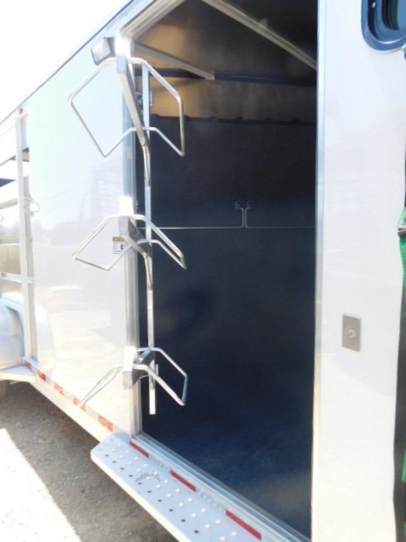 New 2025 Maverick Trailers 3H GN Horse Trailer