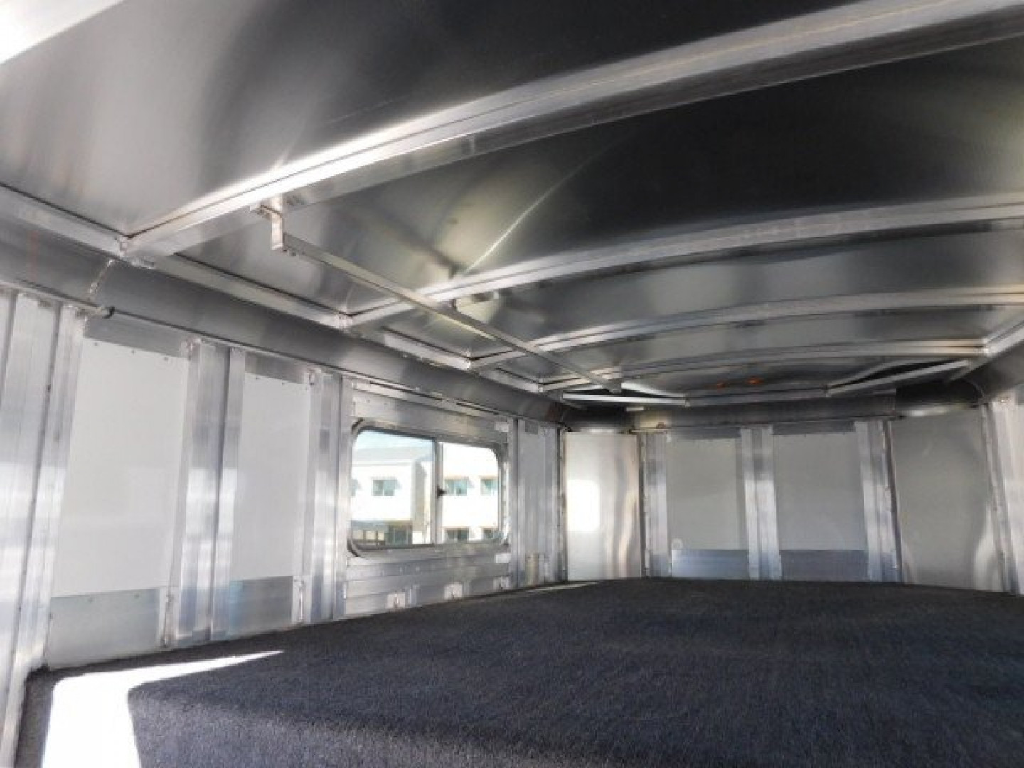 New 2025 Elite Trailers 4H GN Double Door Tack Horse Trailer