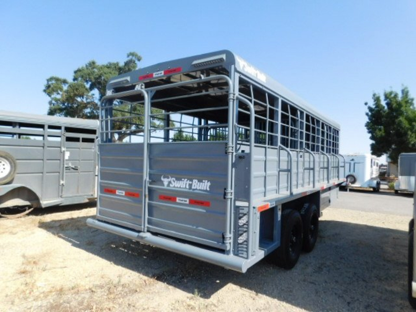New 2025 Swift Built Trailers 20' Stock GN