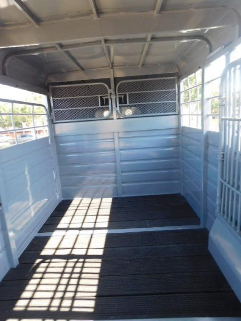 New 2025 Swift Built Trailers 20' Stock GN