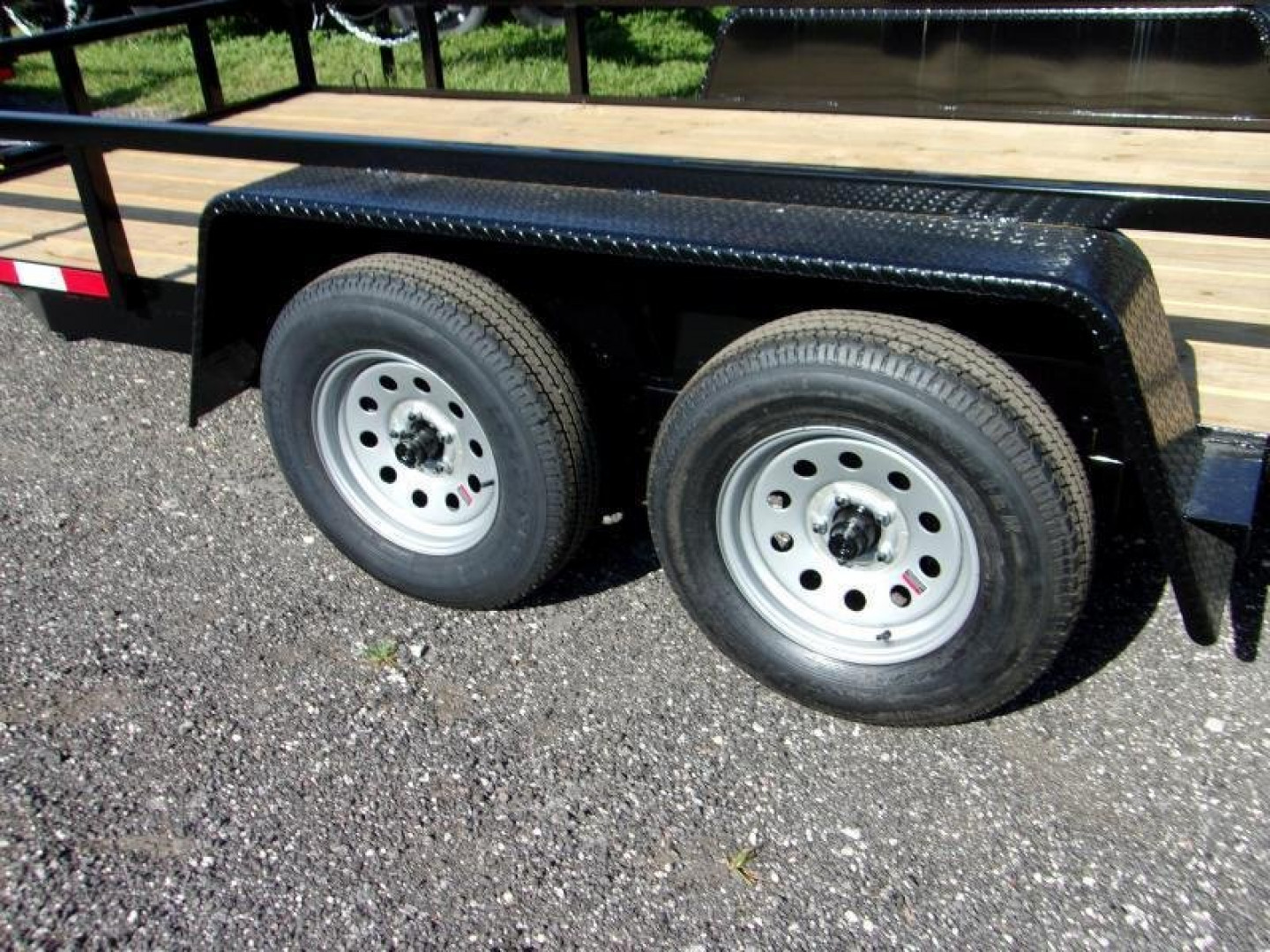 New 2025 Down 2 Earth Trailers 76"x16' Utility Trailer