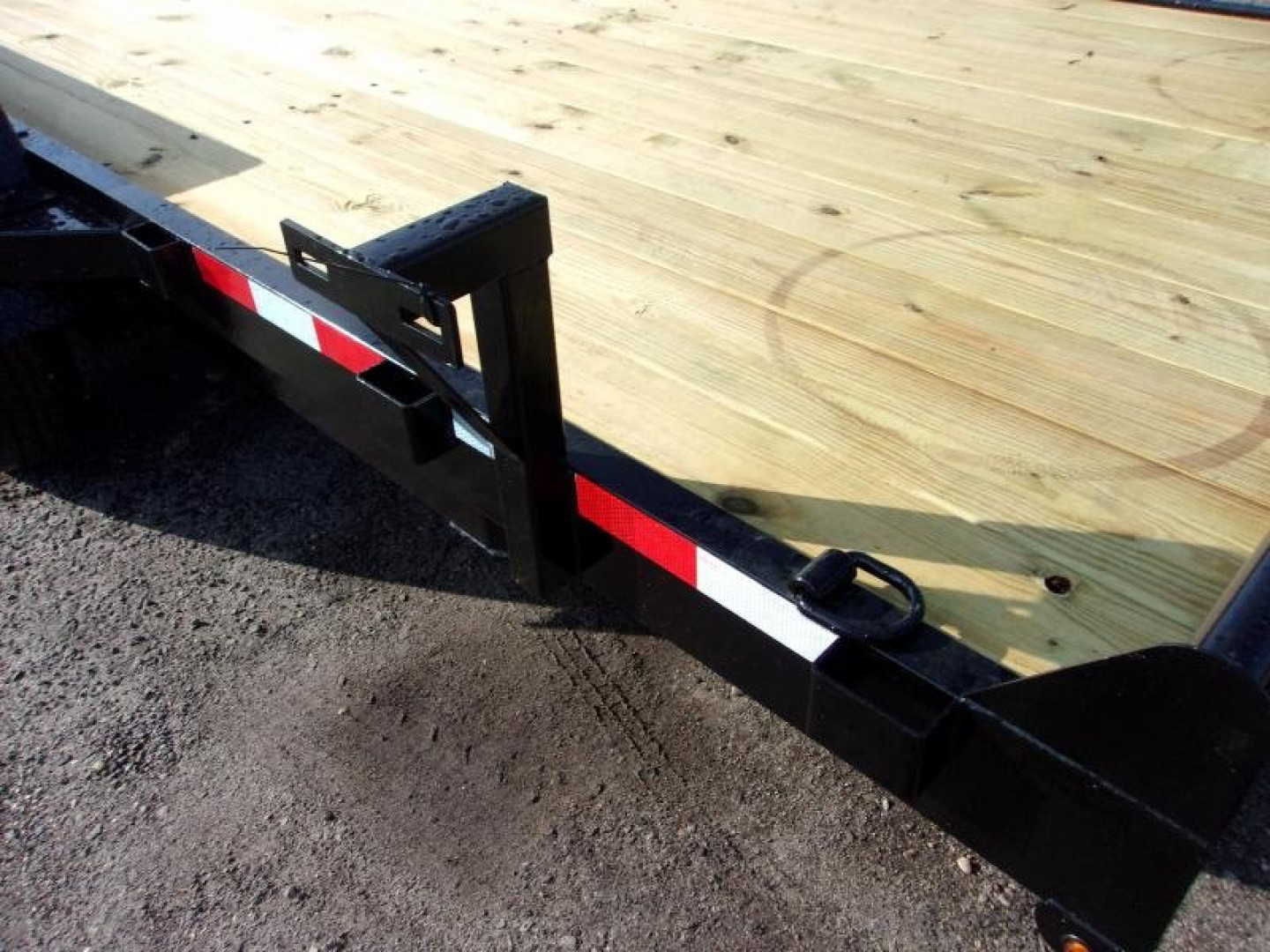 New 2024 Down 2 Earth Trailers 82X20 TILT