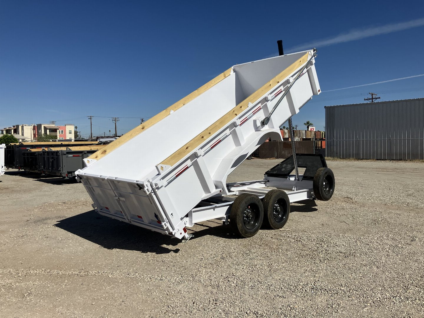 New 2025 Diamond C Trailers LPT 207 16X82X32 Dump Trailer