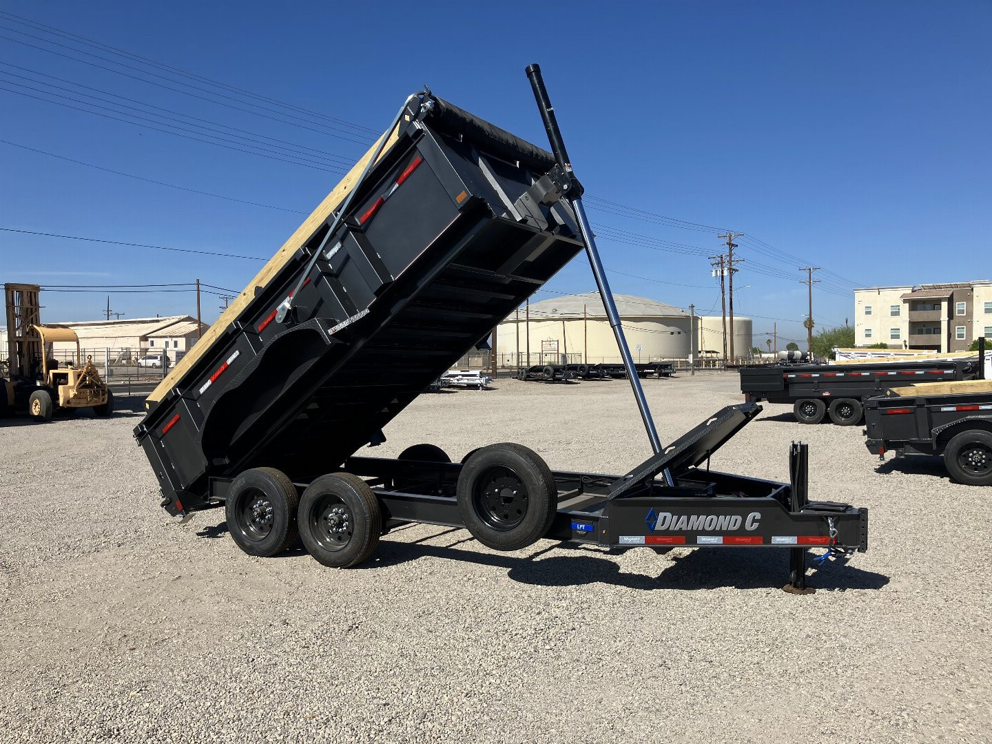 New 2025 Diamond C Trailers LPT 207 14X82X32 Dump Trailer