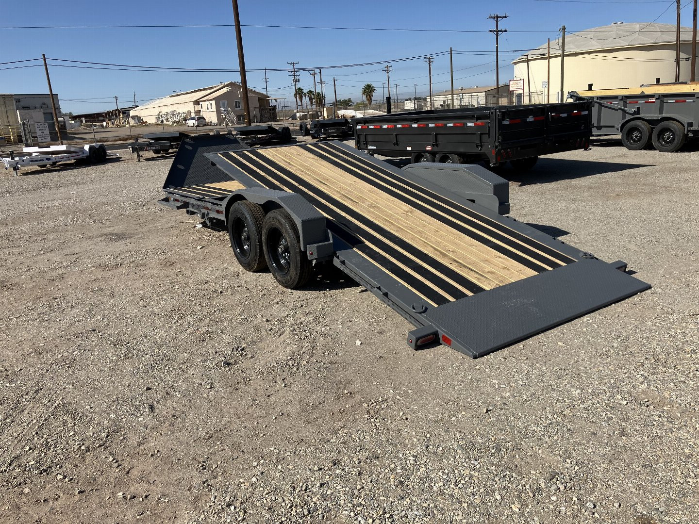New 2025 Diamond C Trailers HDT 207 22X82 Tilt Trailer