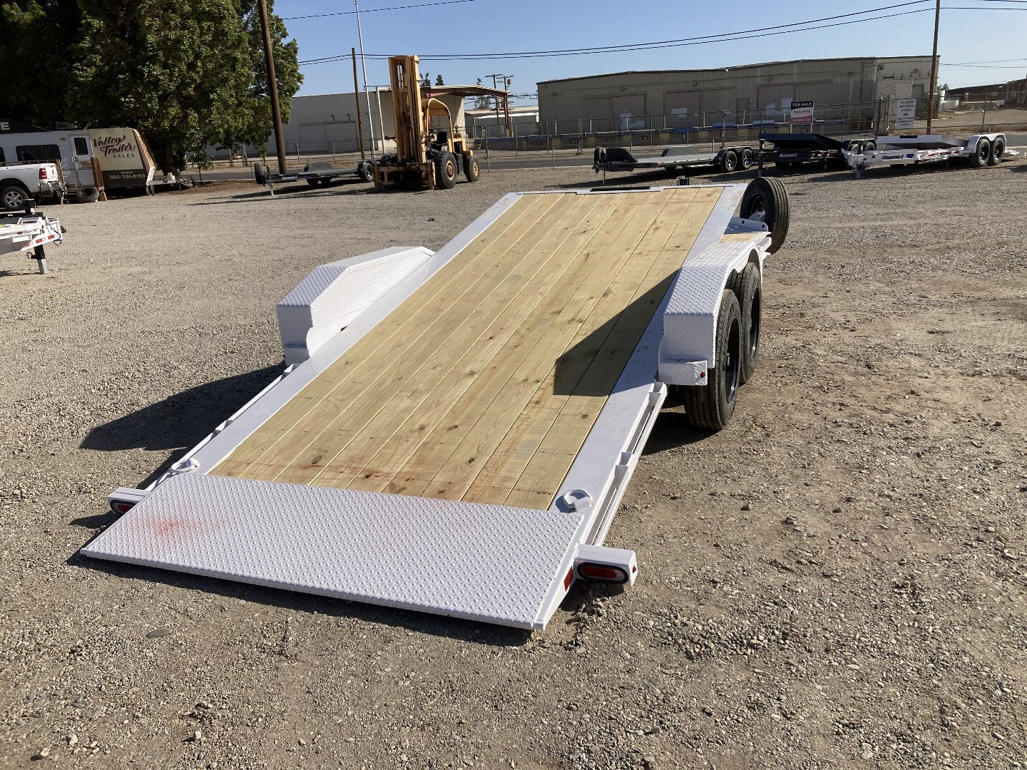 New 2025 Diamond C Trailers HDT 207 20X82 Tilt Trailer