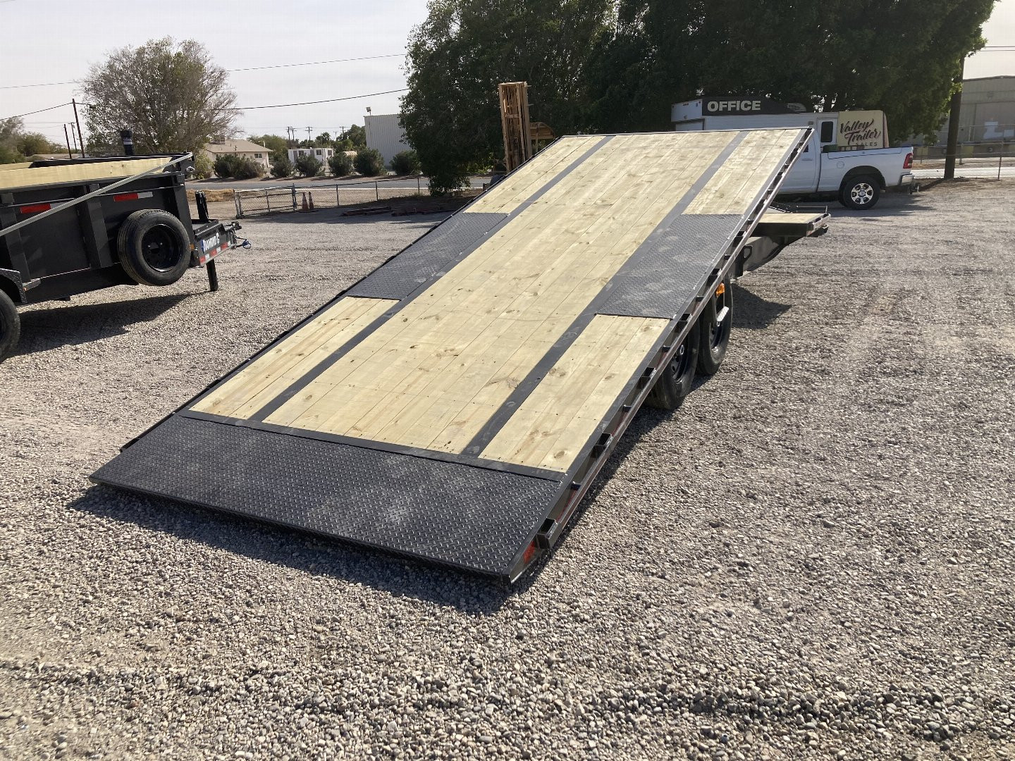 New 2025 Diamond C Trailers DET 207 24X102 Tilt Trailer