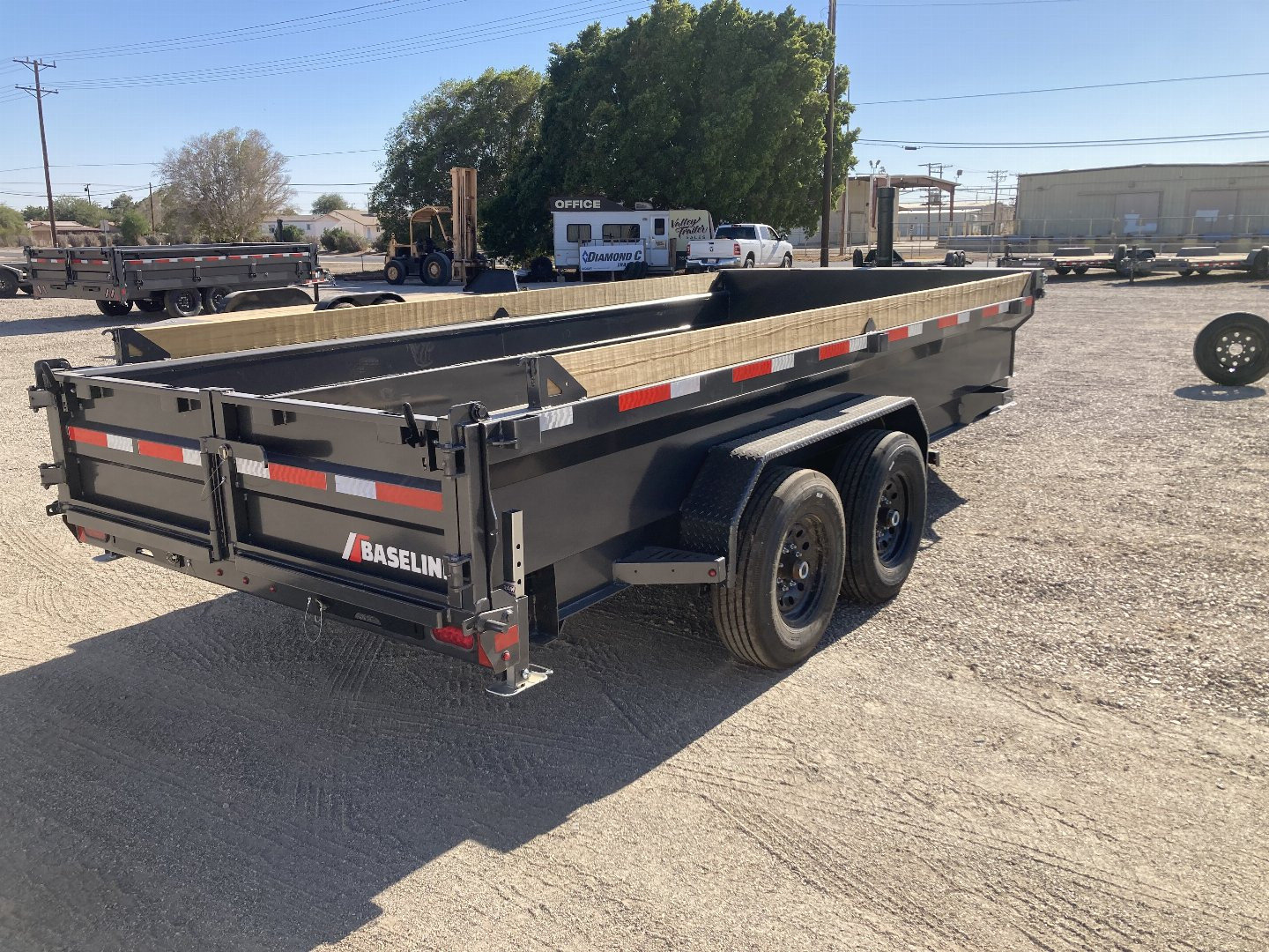 New 2025 Baseline HDU207 16x82 HD TELESCOPIC DUMP TRAILER Dump Trailer