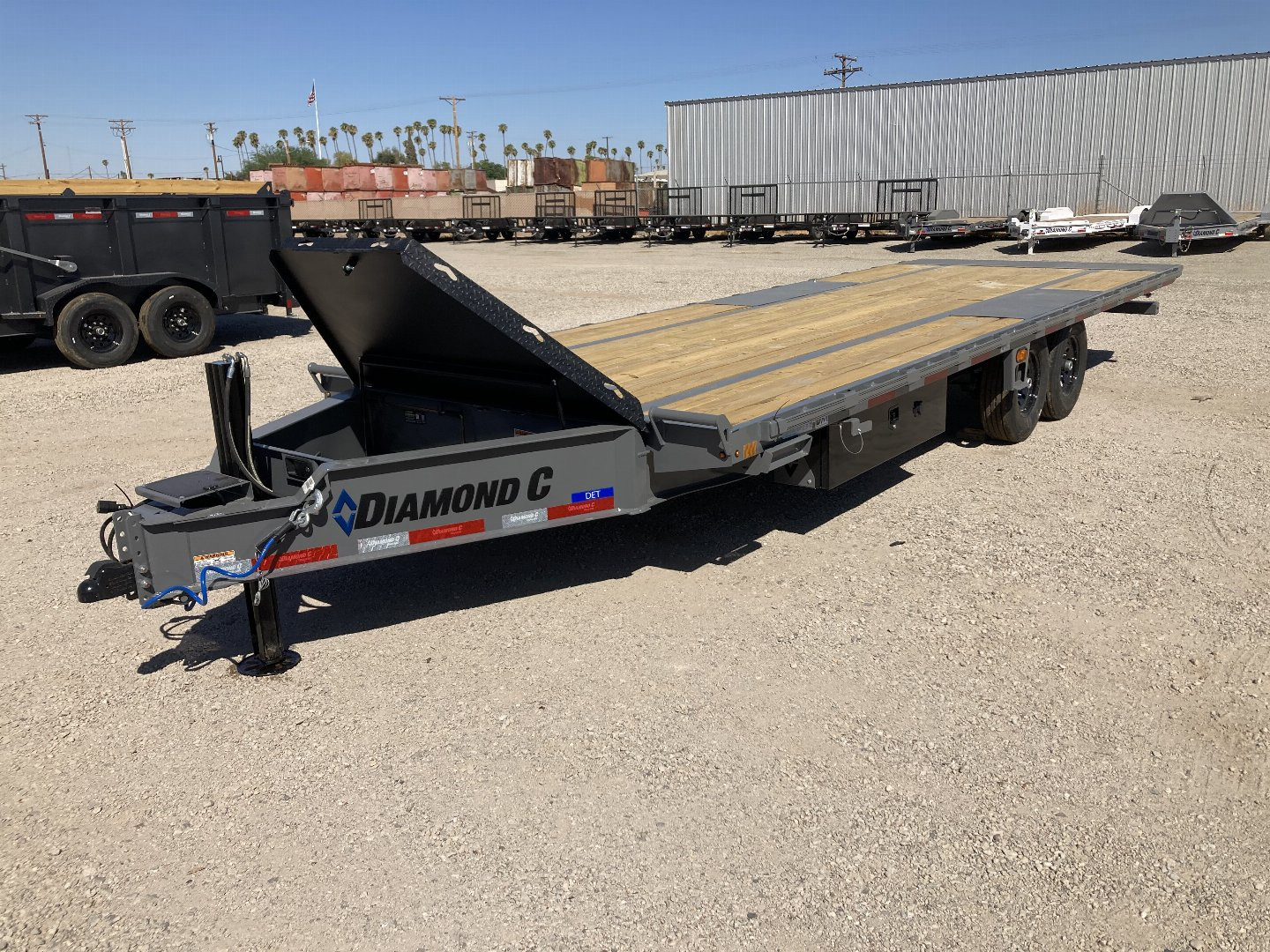 New 2025 Diamond C Trailers DET207 24X102 Deckover Trailer