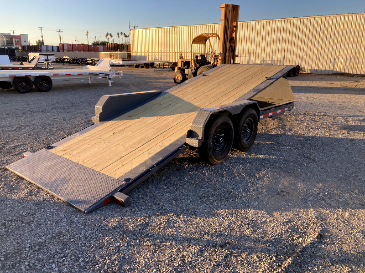 New 2024 Diamond C Trailers HDT207 HYDRAULICALLY DAMPENED TILT EQUIPMENT TRAILER Equipment Trailer