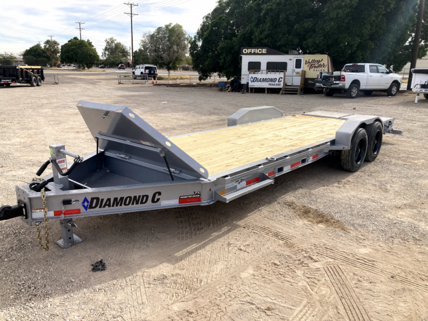 New 2024 Diamond C Trailers DEC 207 20x102 DECK-OVER TRAILER Equipment Trailer