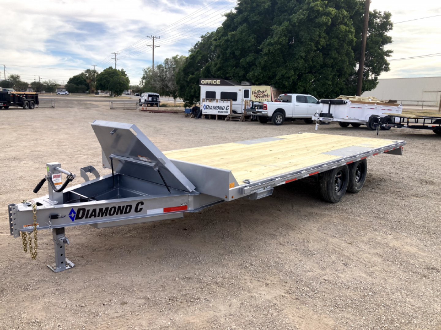 New 2024 Diamond C Trailers DEC 207 20x102 DECK-OVER TRAILER Equipment Trailer