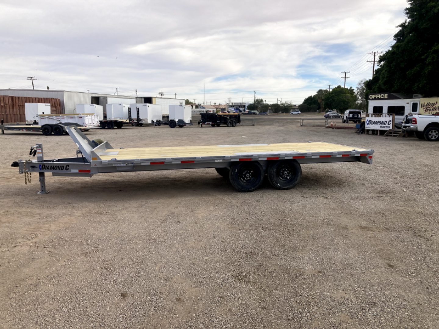 New 2024 Diamond C Trailers DEC 207 20x102 DECK-OVER TRAILER Equipment Trailer