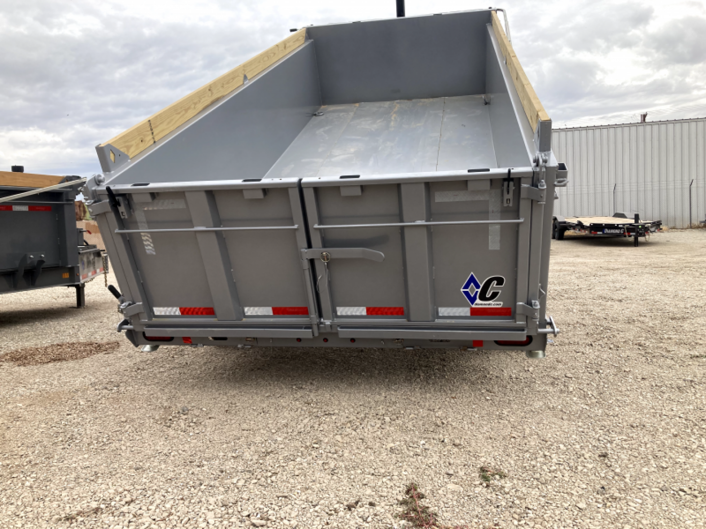 New 2024 Diamond C Trailers LPT 207 16X82X32  Dump Trailer
