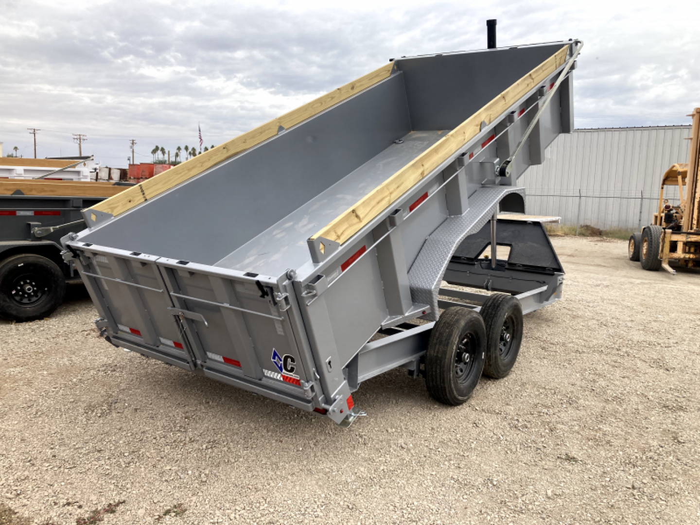 New 2024 Diamond C Trailers LPT 207 16X82X32  Dump Trailer