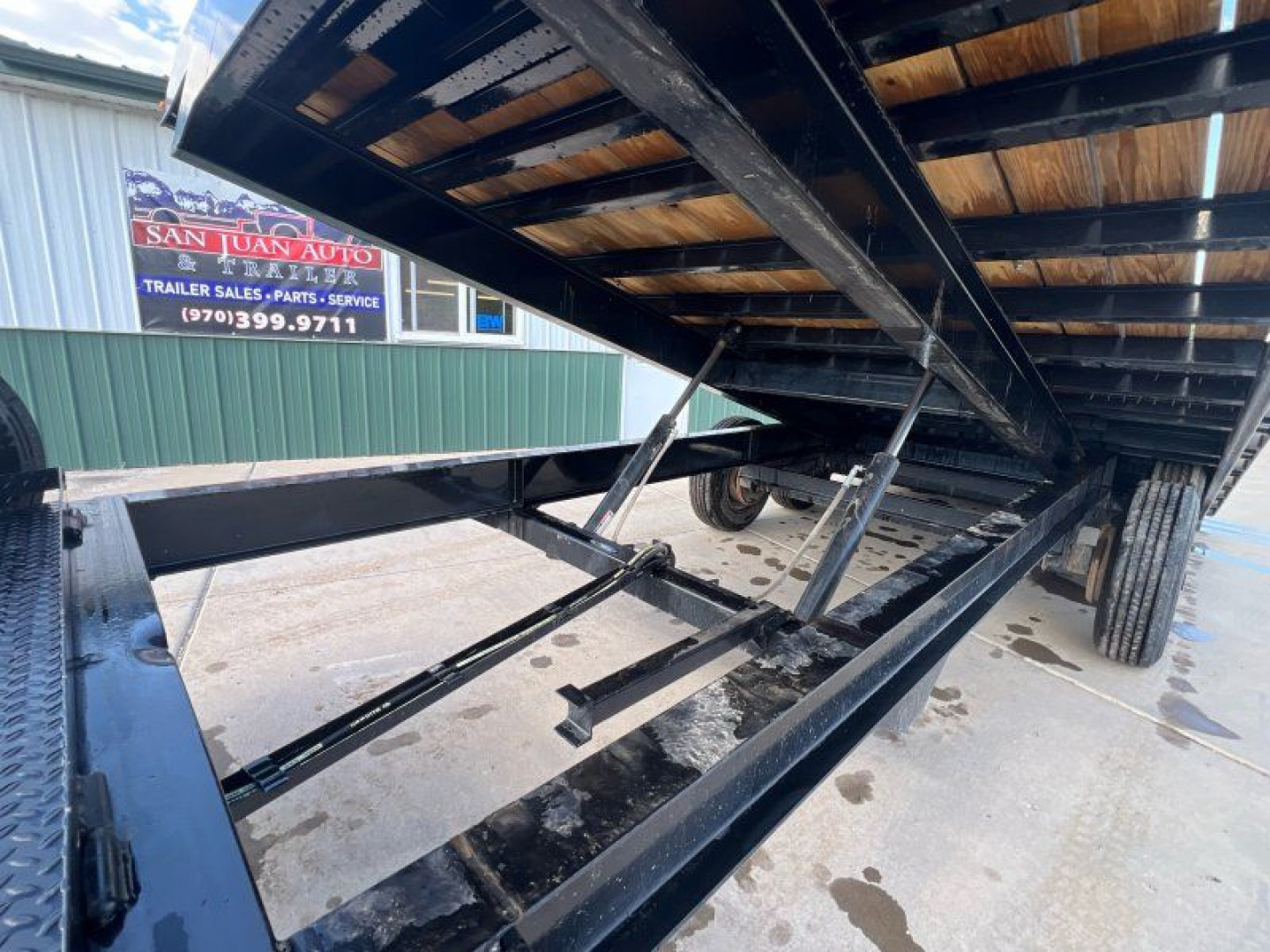 Used 2023 Diamond C Trailers 22' Tilt Deck Equipment Trailer