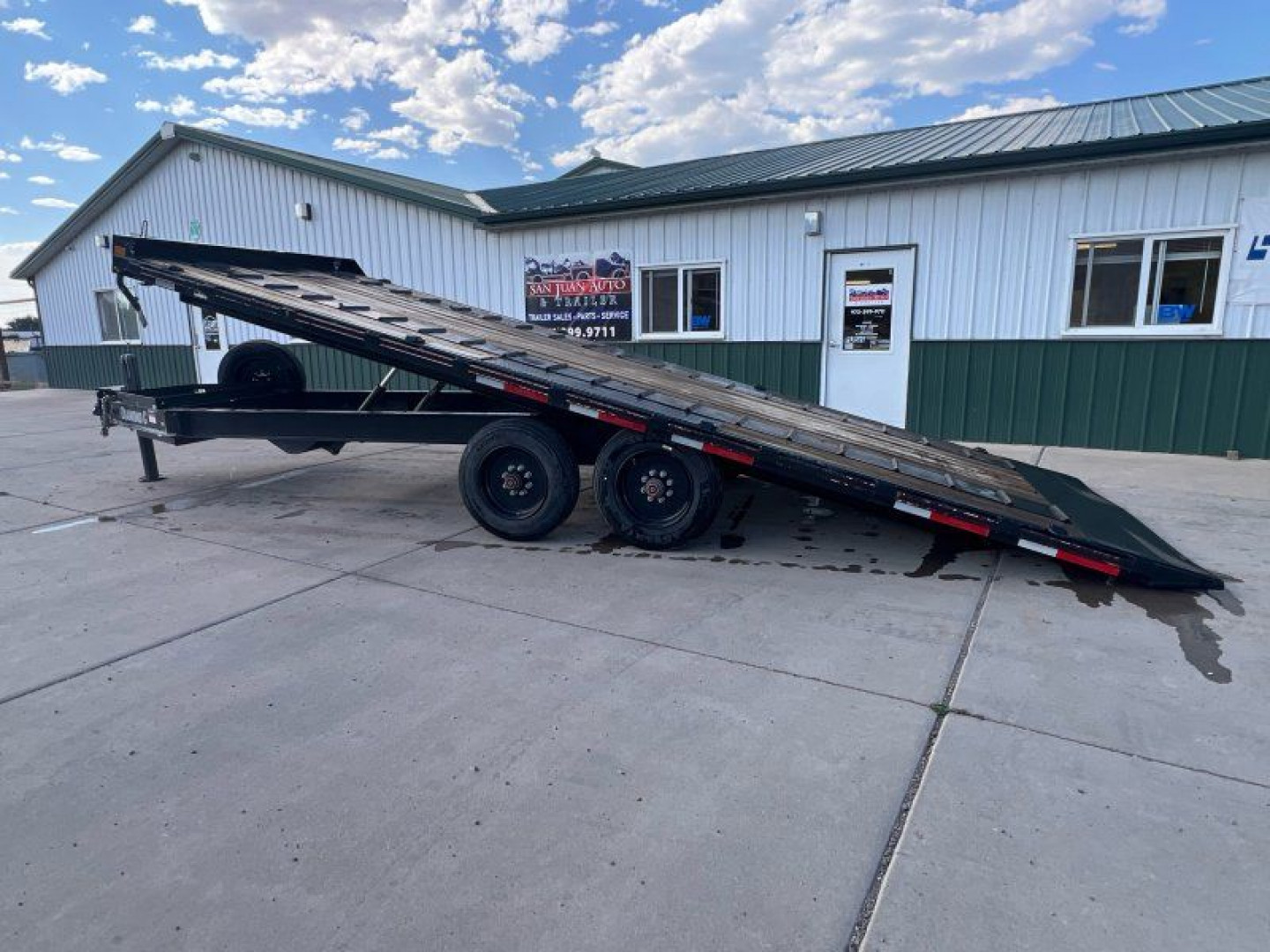 Used 2023 Diamond C Trailers 22' Tilt Deck Equipment Trailer
