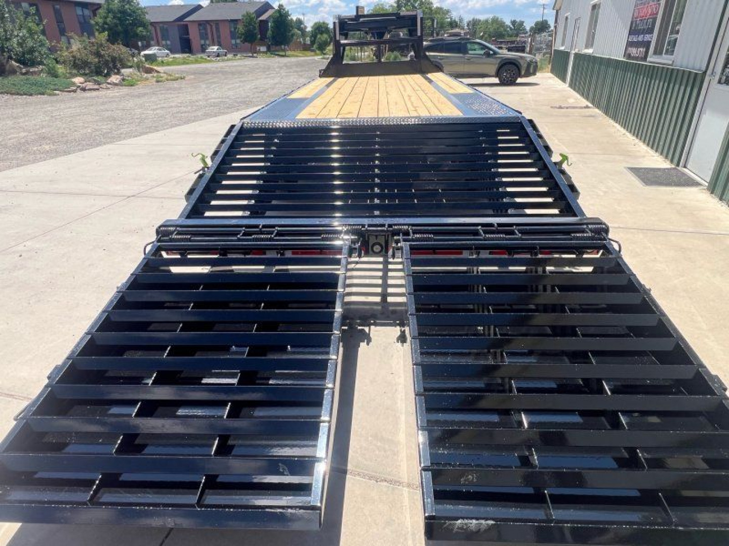 New 2025 Load Trail 102''x25' Low-Pro GN Flatbed Trailer