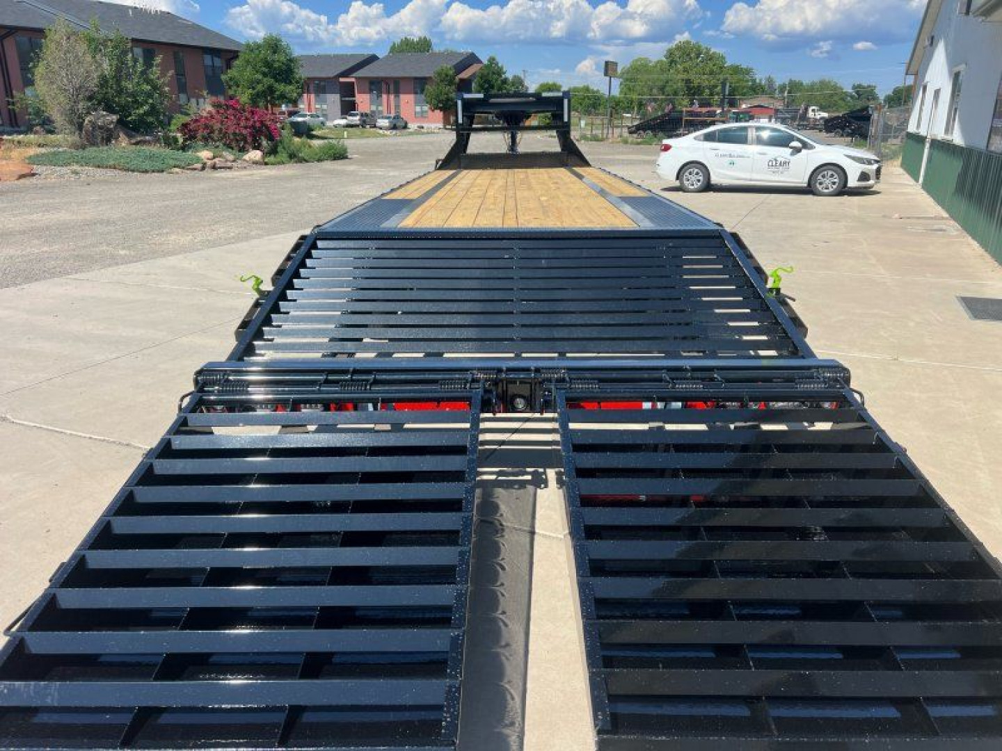 New 2025 Load Trail 102''x30' GN 14K Gooseneck Bodies