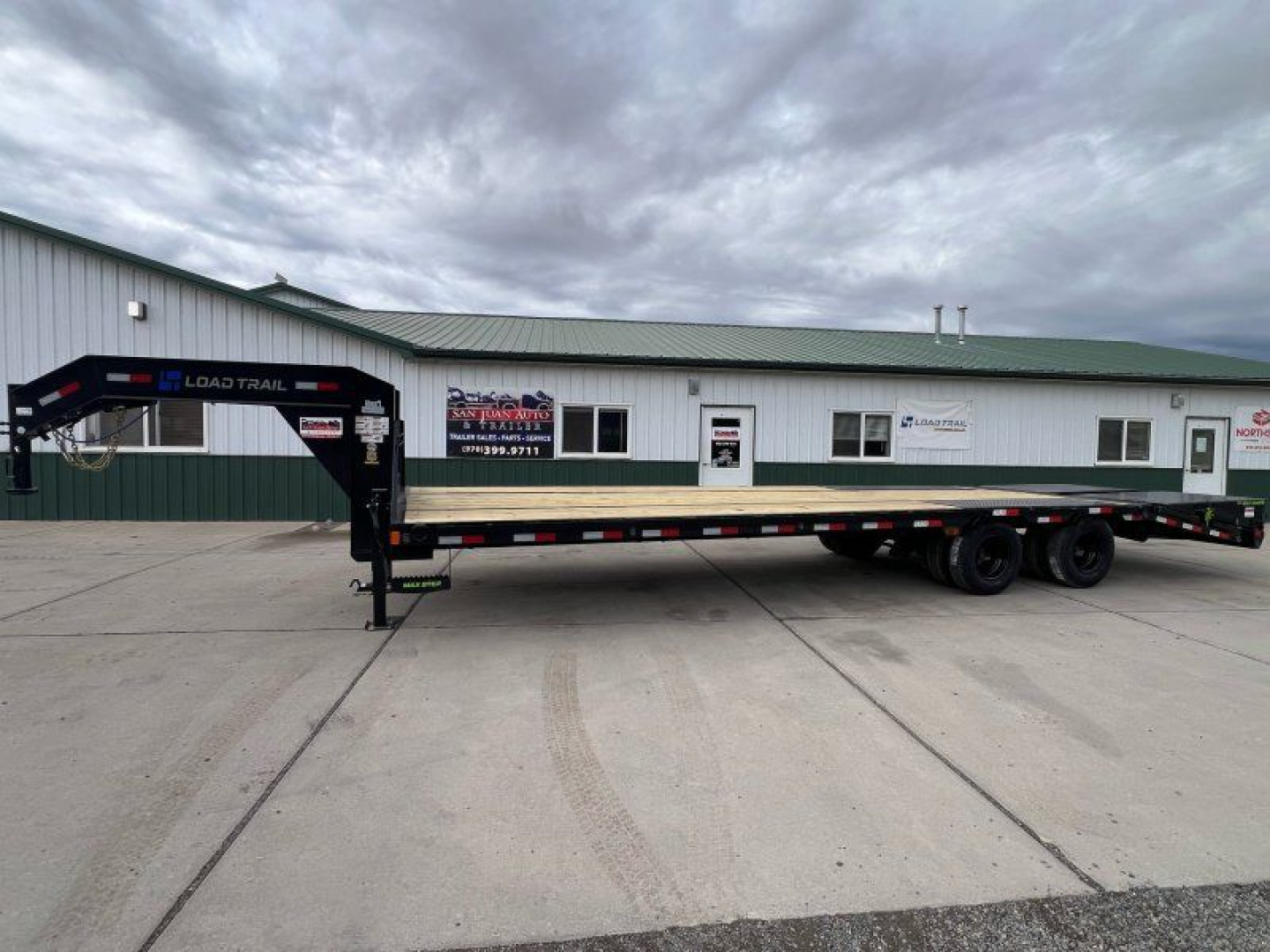 New 2025 Load Trail 102''X30'  Low-Pro G Gooseneck Bodies