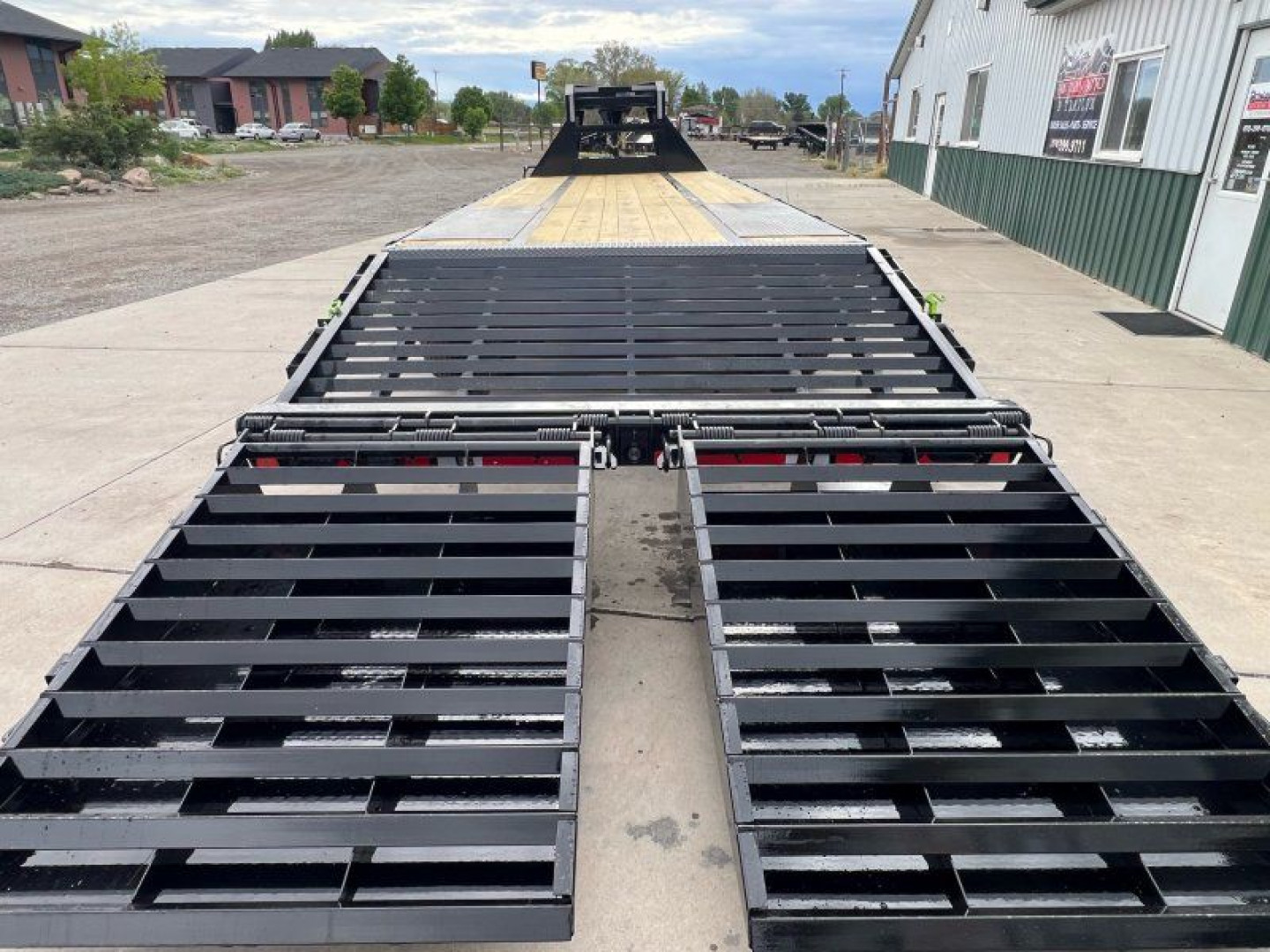 New 2025 Load Trail 102''X30'  Low-Pro G Gooseneck Bodies