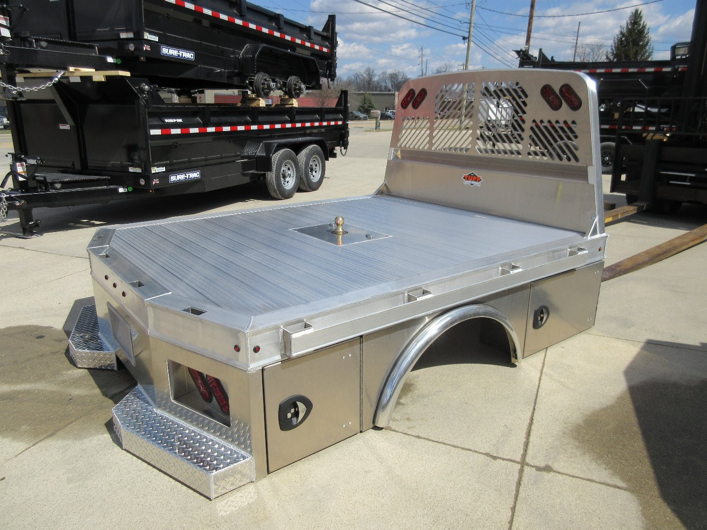 New 2025 Tuff Truck Bodies 8'6"X 84" SKIRTED RANCHER EXTURDED ALUMINUM W/GOOSENECK HITCH Truck Bed