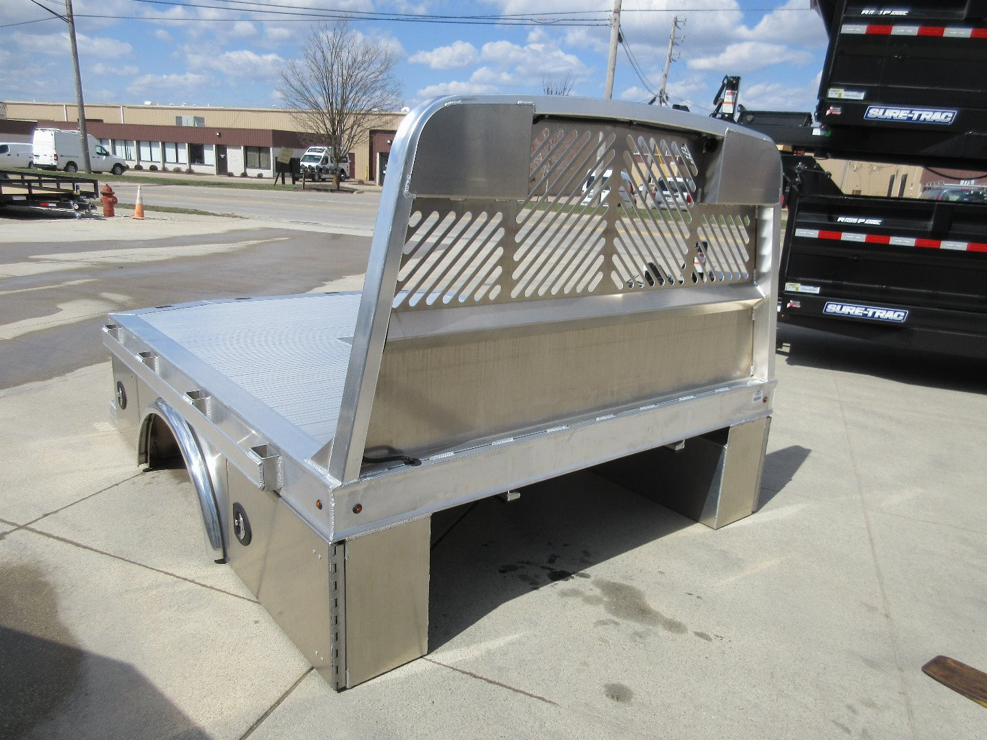New 2025 Tuff Truck Bodies 8'6"X 84" SKIRTED RANCHER EXTURDED ALUMINUM W/GOOSENECK HITCH Truck Bed
