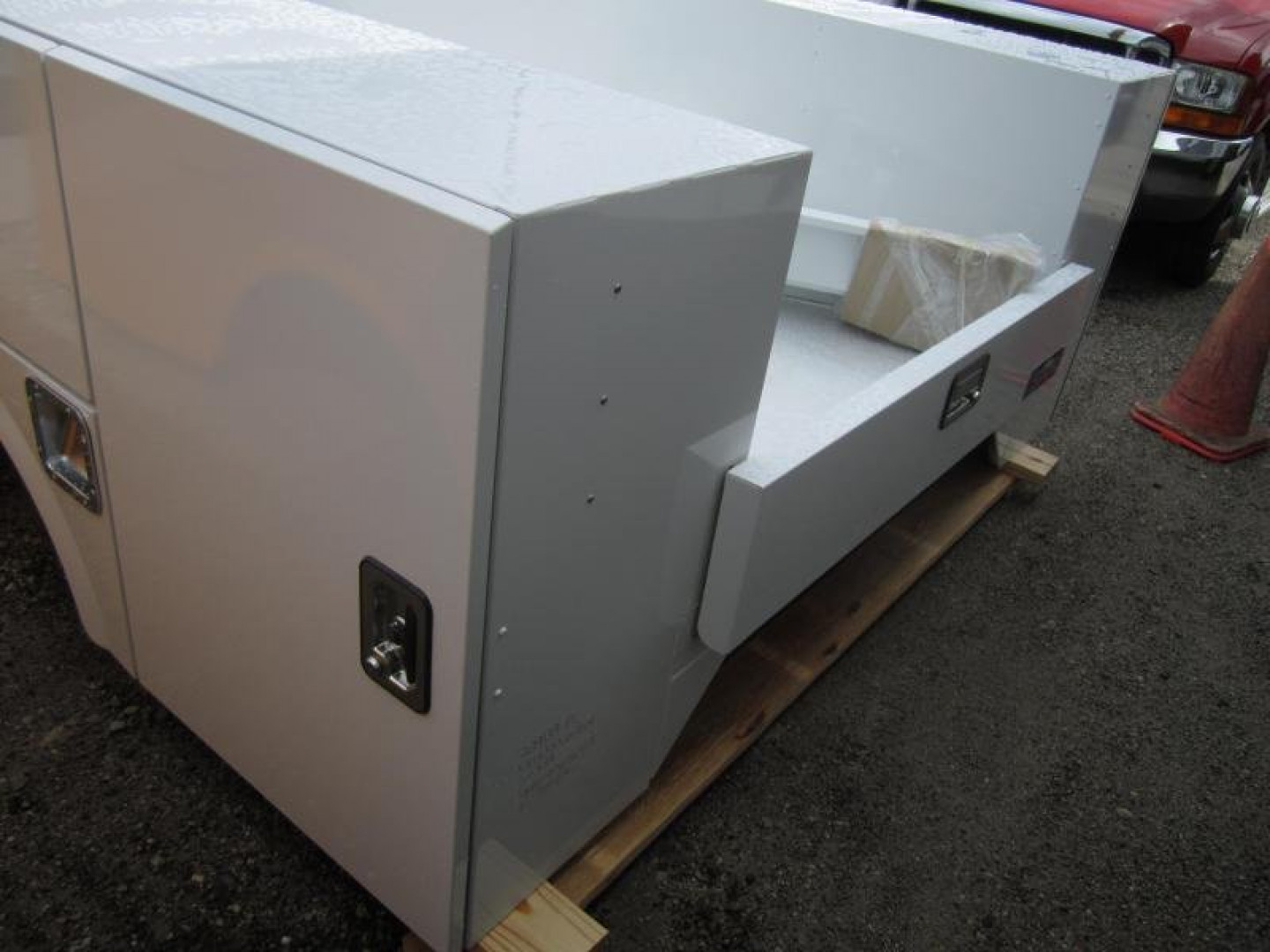 New Stahl CHALLENGER STII 110" 60"CA Truck Bed