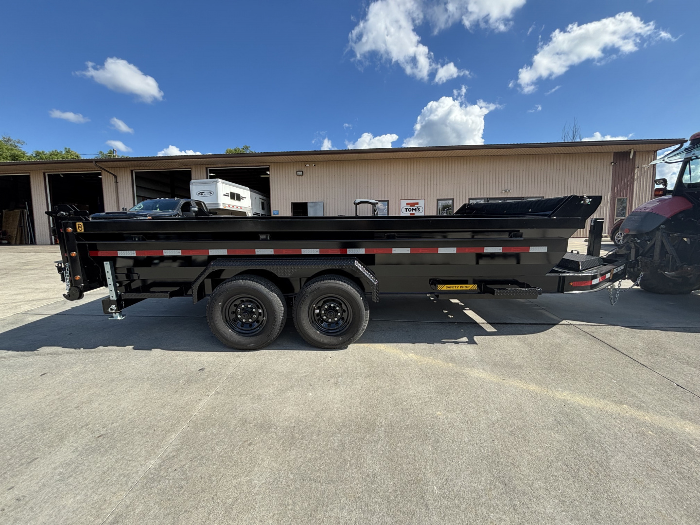 New 2025 Belmont DLX8216-14K Dump Trailer