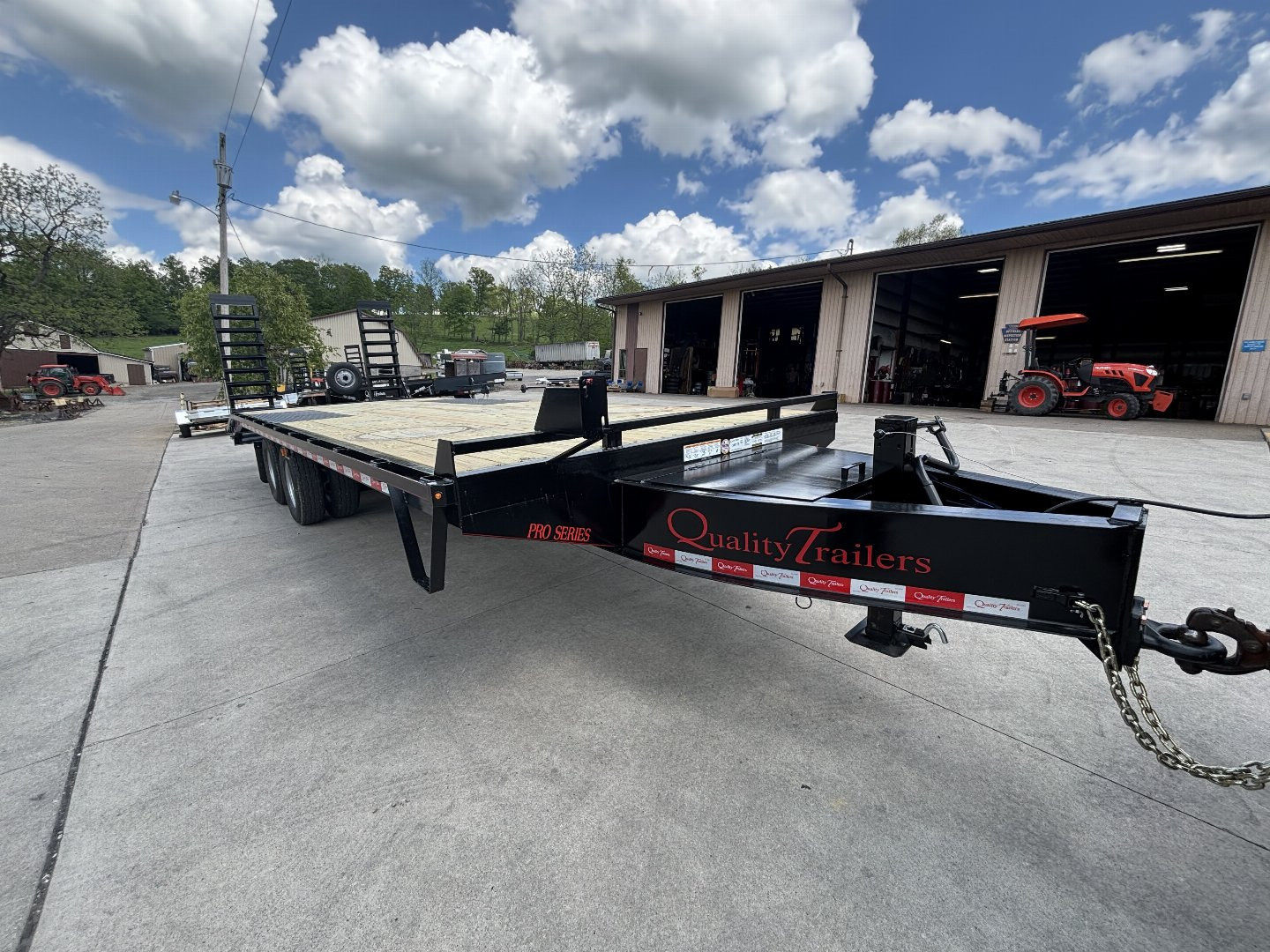New 2026 Quality Trailers 25' Deckover (20'+5' Pop Up Dovetail) - Pro Series - Pintle - Tandem Dual - 25,000# GVWR