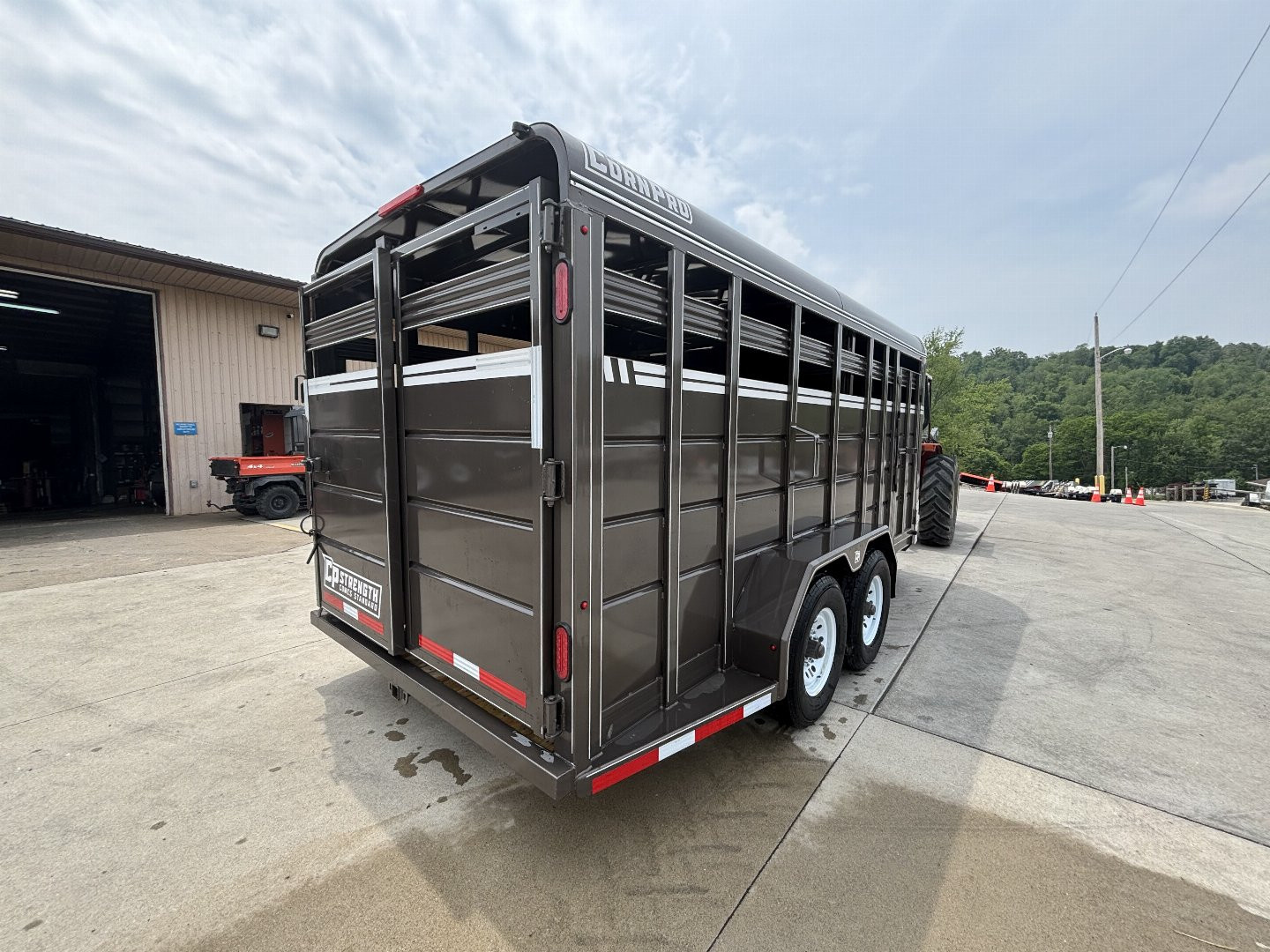 7×18 Horse Livestock Trailer photo 3